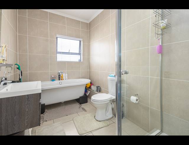 2 BEDROOM APARTMENT SOLD IN SANDOWN